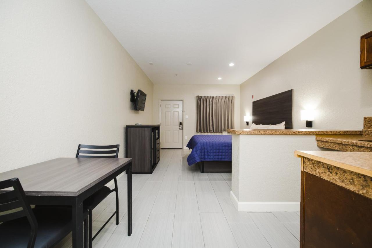 Winchester Inn And Suites Humble/Iah/North Houston Экстерьер фото